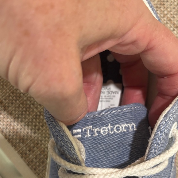 Tretorn Blue Chambray Sneakers. Women's 8. Excellent condition. Classic style! - Picture 4 of 8